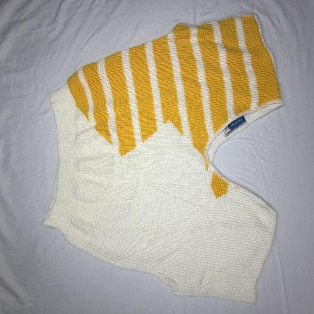 Vintage Jonathan Cass Women's beaded sweater Size Small